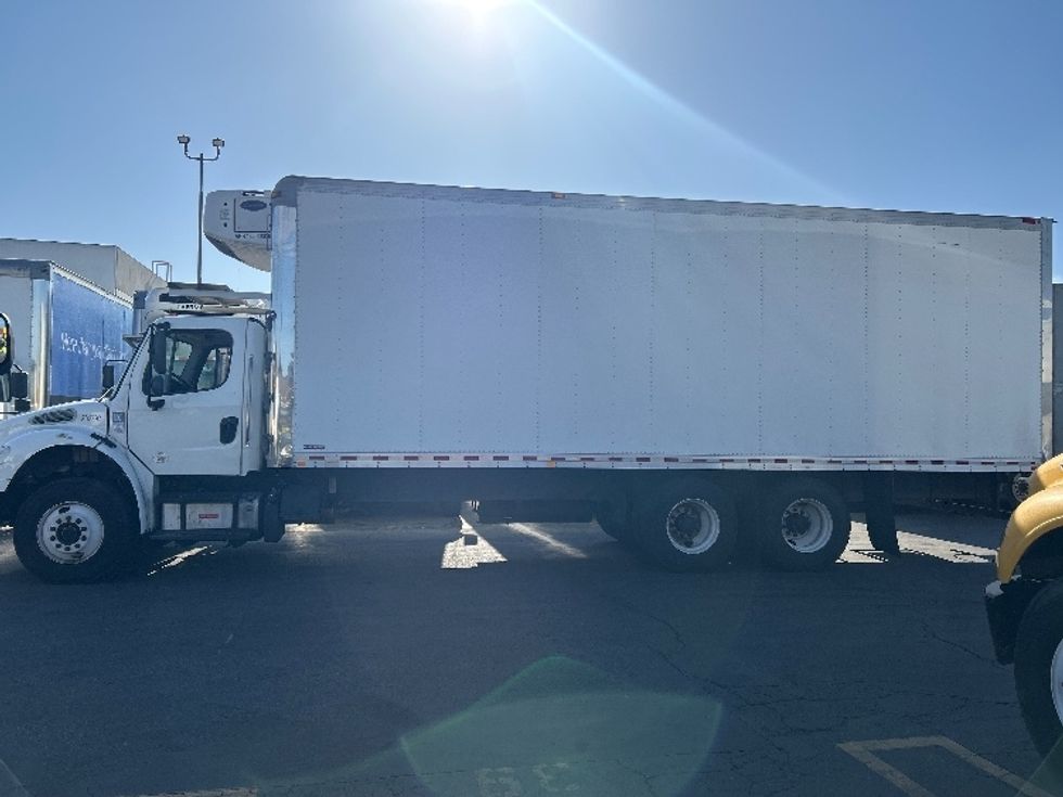 Refrigerated Truck-Light and Medium Duty Trucks-Freightliner-2019-M2-Fontana-CA-324,451\n\t\tmiles-$ 39,500 - Image 5