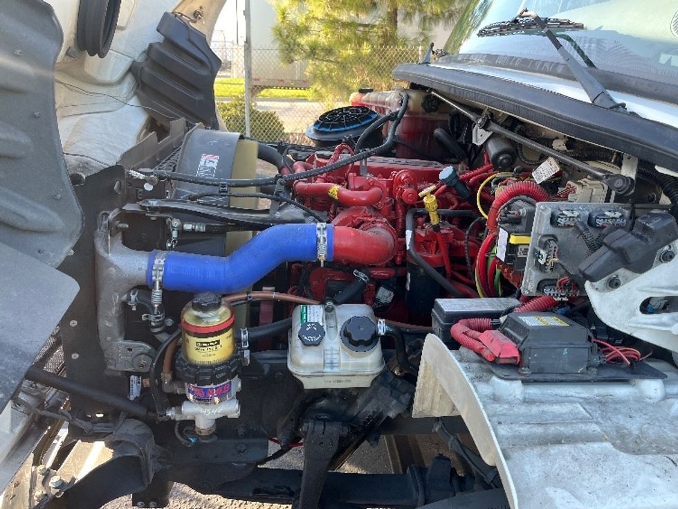 Refrigerated Truck-Light and Medium Duty Trucks-Freightliner-2019-M2-Fontana-CA-72,738\n\t\tmiles-$ 60,000 - Image 24