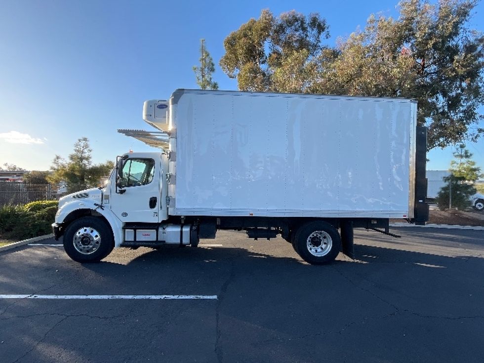 Refrigerated Truck-Light and Medium Duty Trucks-Freightliner-2019-M2-Fontana-CA-72,738\n\t\tmiles-$ 60,000 - Image 4