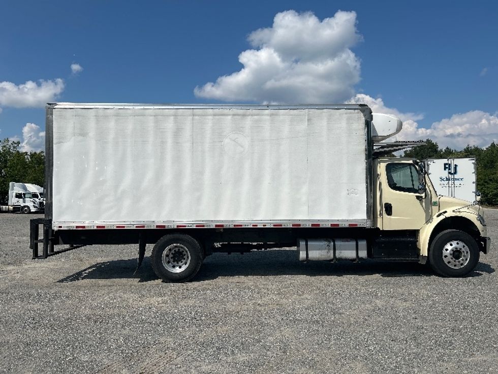 Refrigerated Truck-Light and Medium Duty Trucks-Freightliner-2019-M2-Forest Park-GA-139,358\n\t\tmiles-$ 42,250 - Image 14