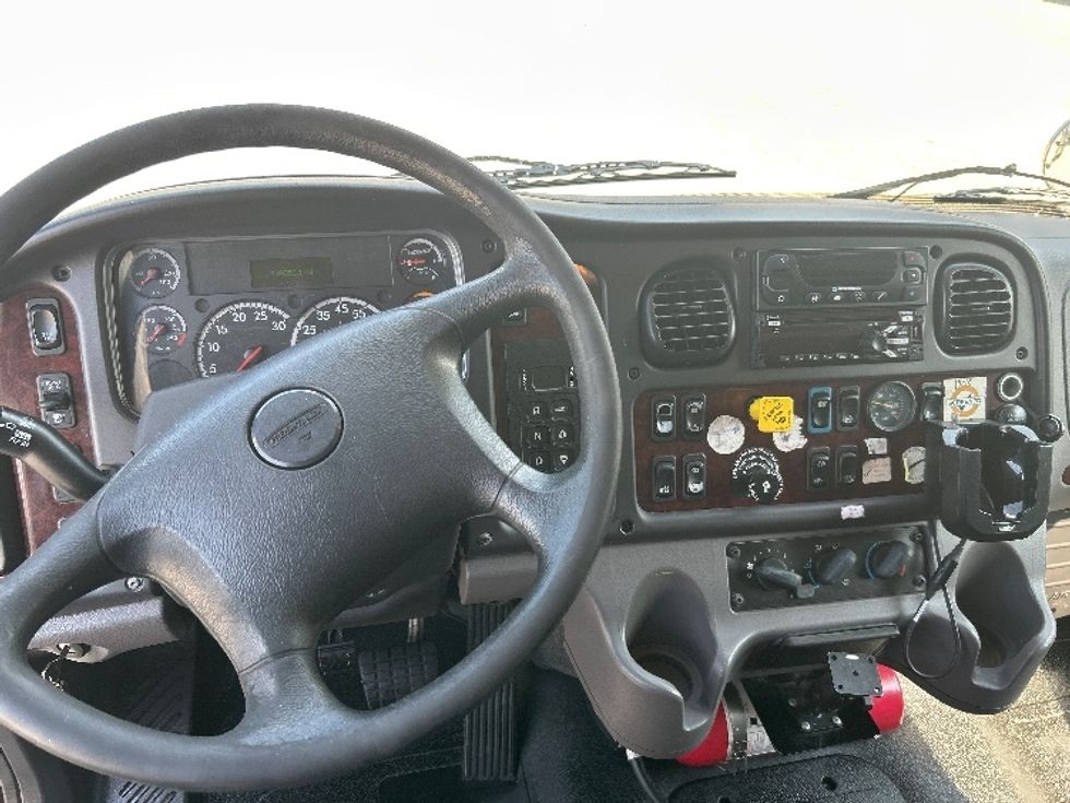 Refrigerated Truck-Light and Medium Duty Trucks-Freightliner-2019-M2-Forest Park-GA-139,358\n\t\tmiles-$ 42,250 - Image 17