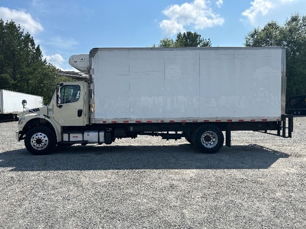 Refrigerated Truck-Light and Medium Duty Trucks-Freightliner-2019-M2-Forest Park-GA-139,358\n\t\tmiles-$ 42,250 - Image 4