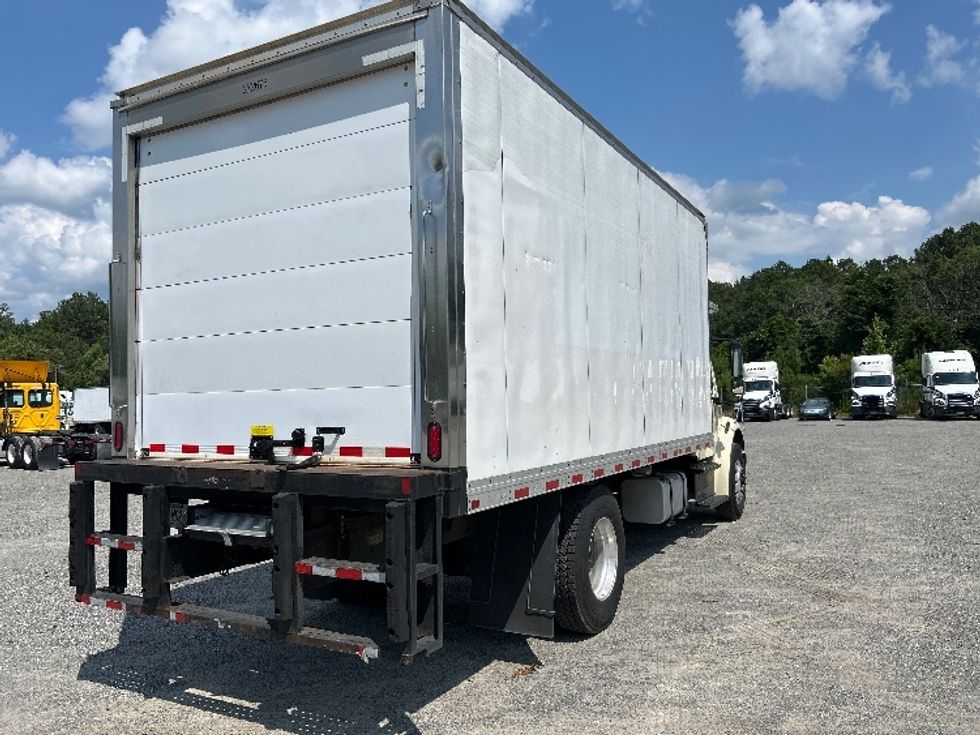 Refrigerated Truck-Light and Medium Duty Trucks-Freightliner-2019-M2-Forest Park-GA-146,212\n\t\tmiles-$ 53,500 - Image 12