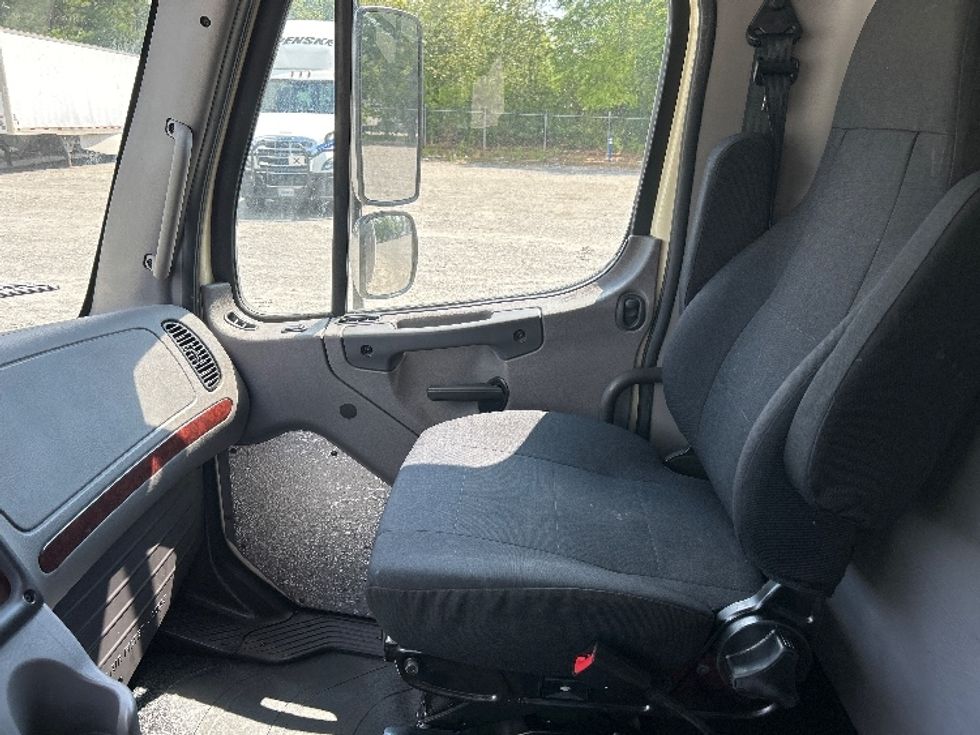 Refrigerated Truck-Light and Medium Duty Trucks-Freightliner-2019-M2-Forest Park-GA-146,212\n\t\tmiles-$ 53,500 - Image 18