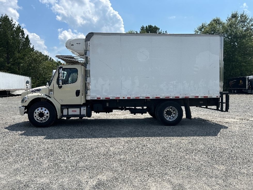 Refrigerated Truck-Light and Medium Duty Trucks-Freightliner-2019-M2-Forest Park-GA-146,212\n\t\tmiles-$ 53,500 - Image 4