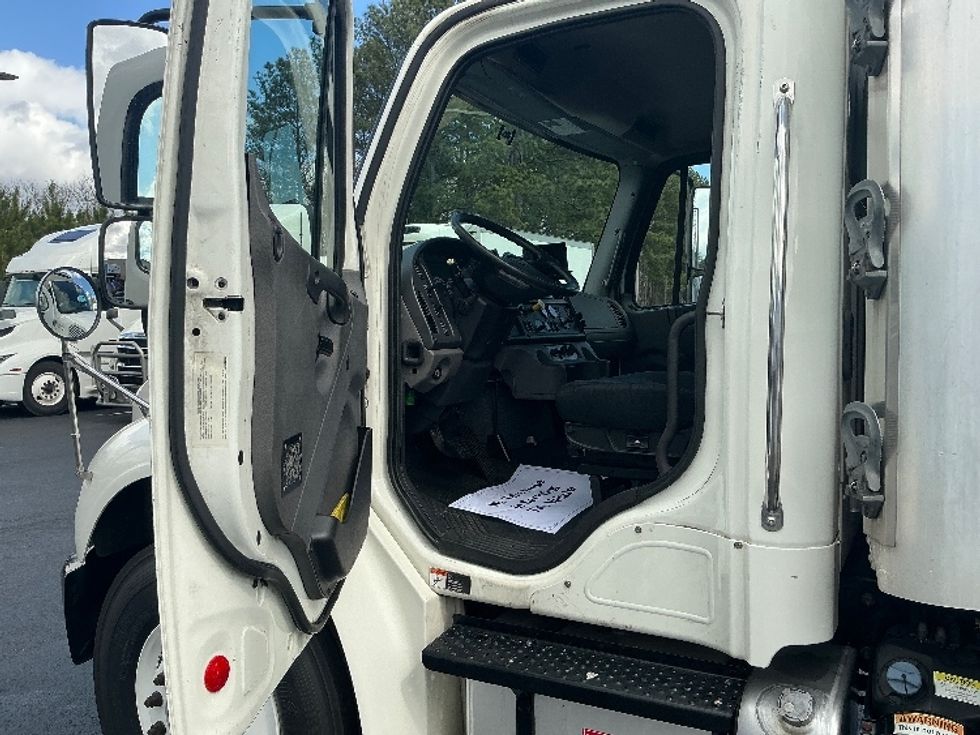 Refrigerated Truck-Light and Medium Duty Trucks-Freightliner-2019-M2-Forest Park-GA-151,352\n\t\tmiles-$ 49,750 - Image 16