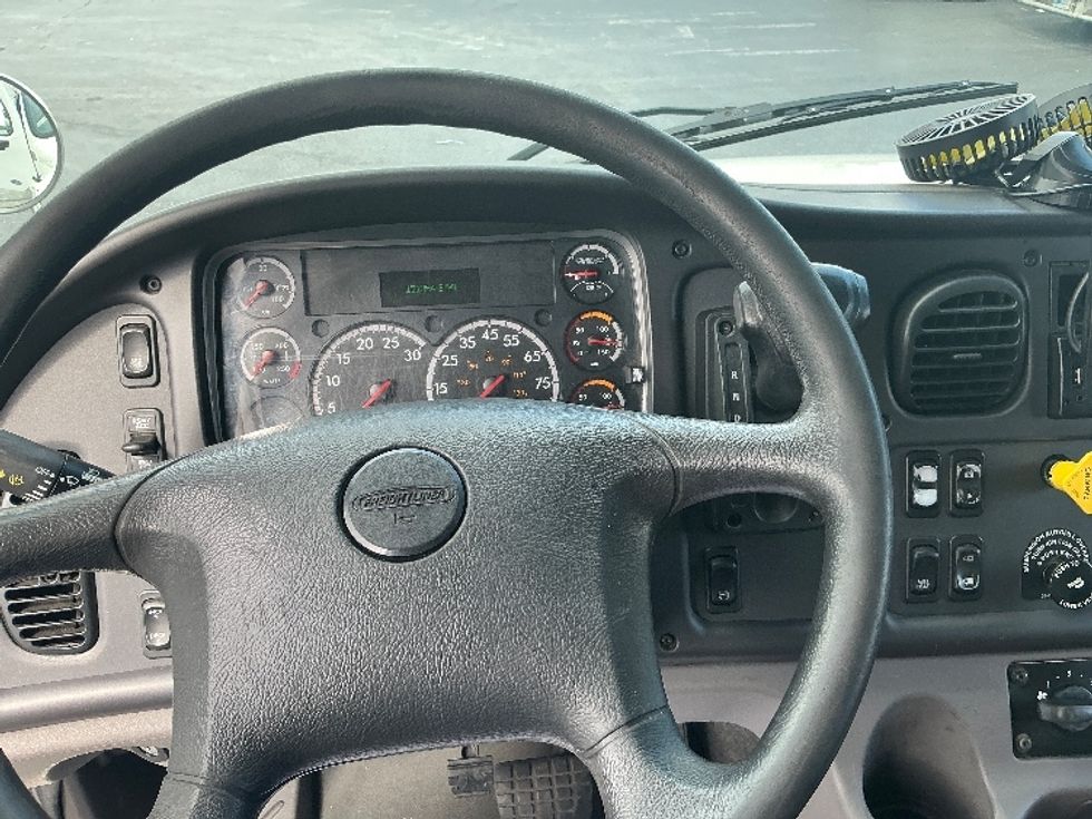 Refrigerated Truck-Light and Medium Duty Trucks-Freightliner-2019-M2-Forest Park-GA-151,352\n\t\tmiles-$ 49,750 - Image 18