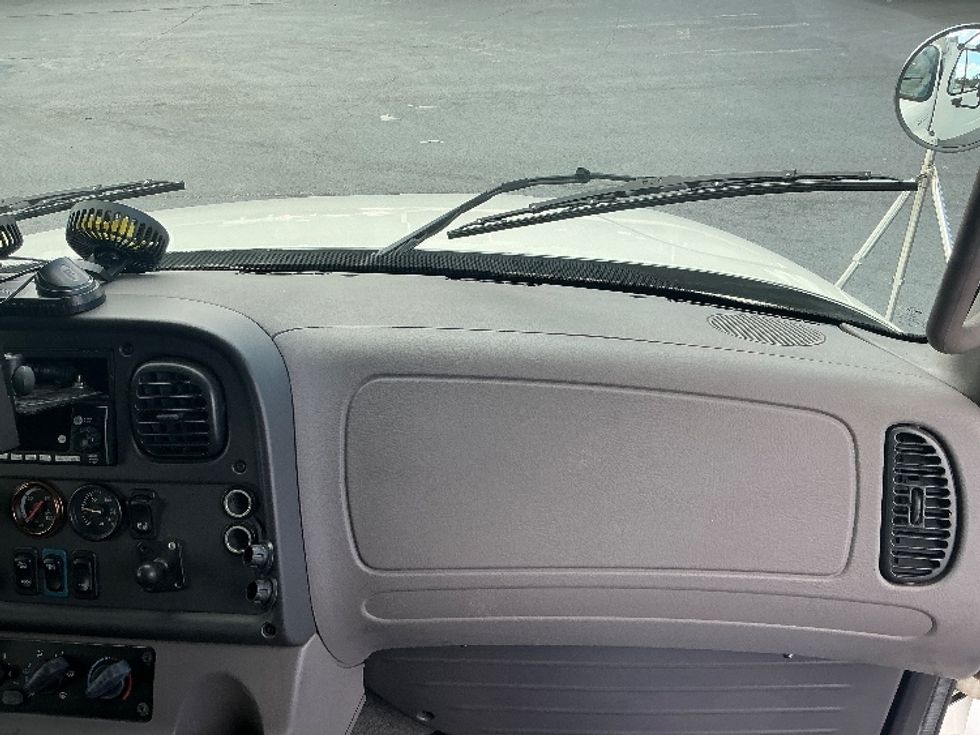 Refrigerated Truck-Light and Medium Duty Trucks-Freightliner-2019-M2-Forest Park-GA-151,352\n\t\tmiles-$ 49,750 - Image 21