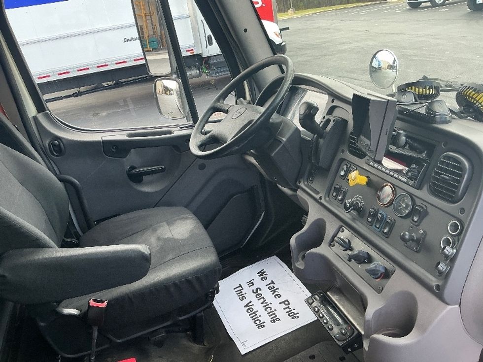 Refrigerated Truck-Light and Medium Duty Trucks-Freightliner-2019-M2-Forest Park-GA-151,352\n\t\tmiles-$ 49,750 - Image 22