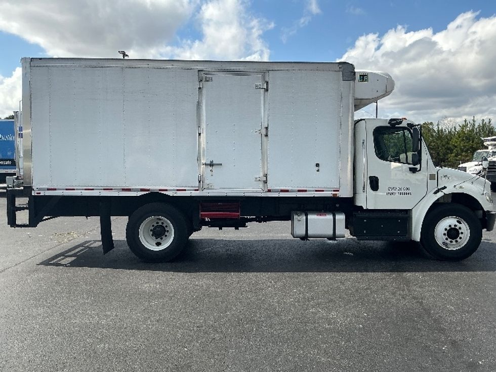 Refrigerated Truck-Light and Medium Duty Trucks-Freightliner-2019-M2-Forest Park-GA-163,156\n\t\tmiles-$ 51,500 - Image 15