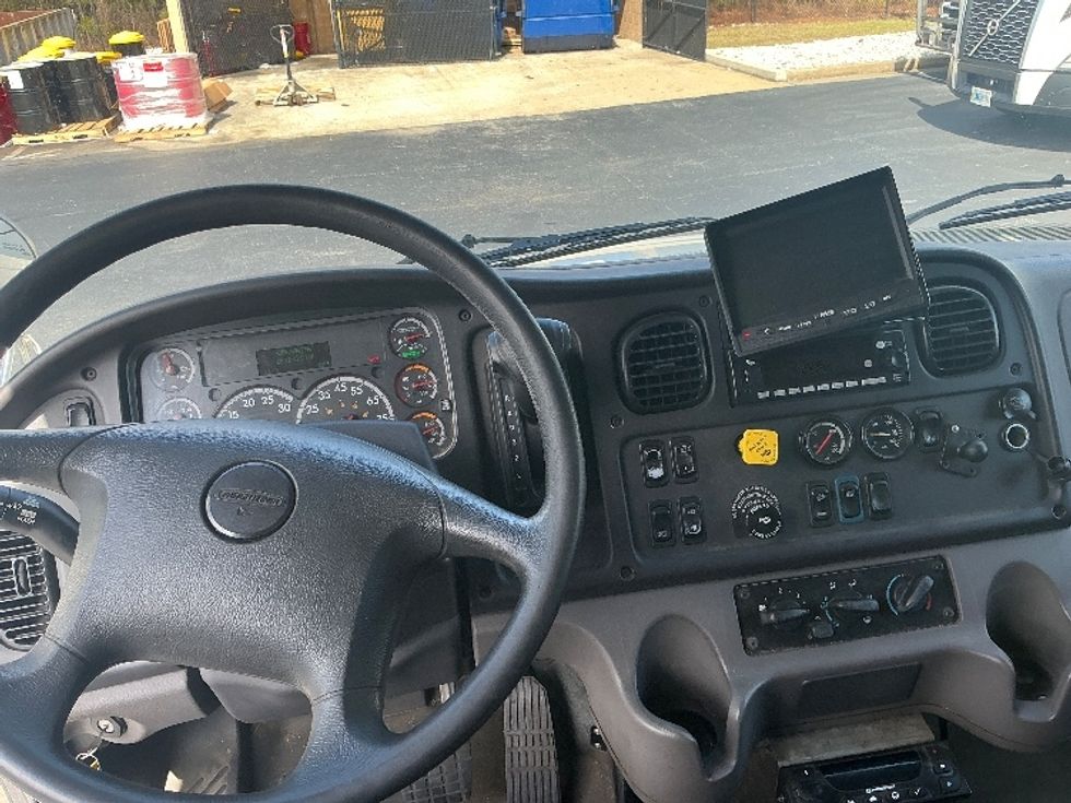 Refrigerated Truck-Light and Medium Duty Trucks-Freightliner-2019-M2-Forest Park-GA-163,156\n\t\tmiles-$ 51,500 - Image 18