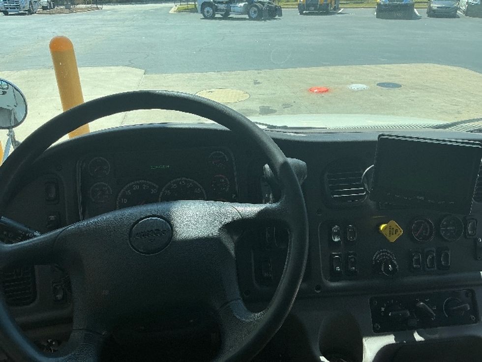 Refrigerated Truck-Light and Medium Duty Trucks-Freightliner-2019-M2-Forest Park-GA-208,035\n\t\tmiles-$ 47,750 - Image 17