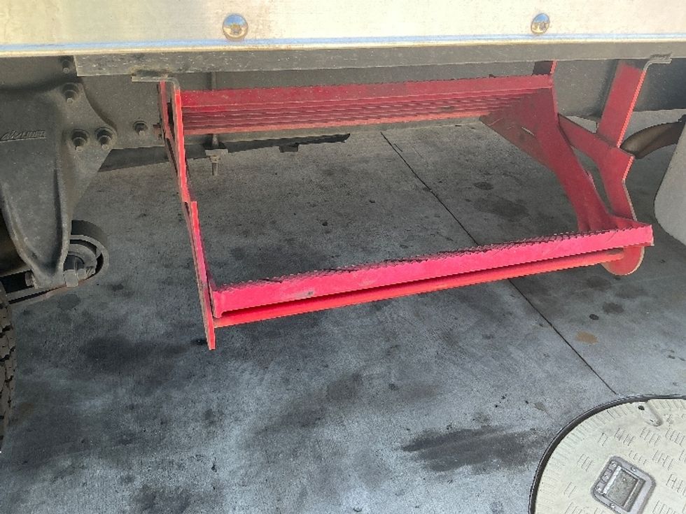 Refrigerated Truck-Light and Medium Duty Trucks-Freightliner-2019-M2-Forest Park-GA-208,035\n\t\tmiles-$ 47,750 - Image 25