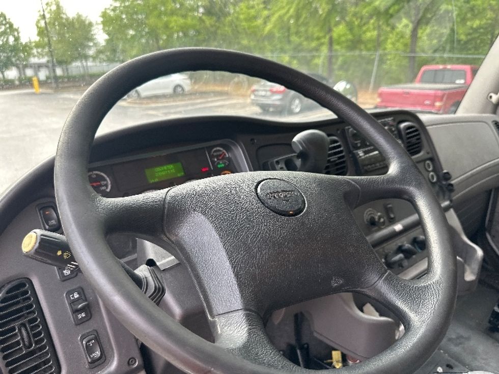 Refrigerated Truck-Light and Medium Duty Trucks-Freightliner-2019-M2-Forest Park-GA-220,467\n\t\tmiles-$ 38,250 - Image 17