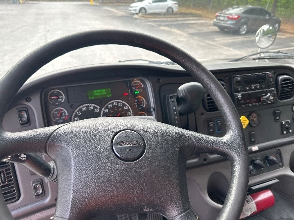 Refrigerated Truck-Light and Medium Duty Trucks-Freightliner-2019-M2-Forest Park-GA-220,467\n\t\tmiles-$ 38,250 - Image 18