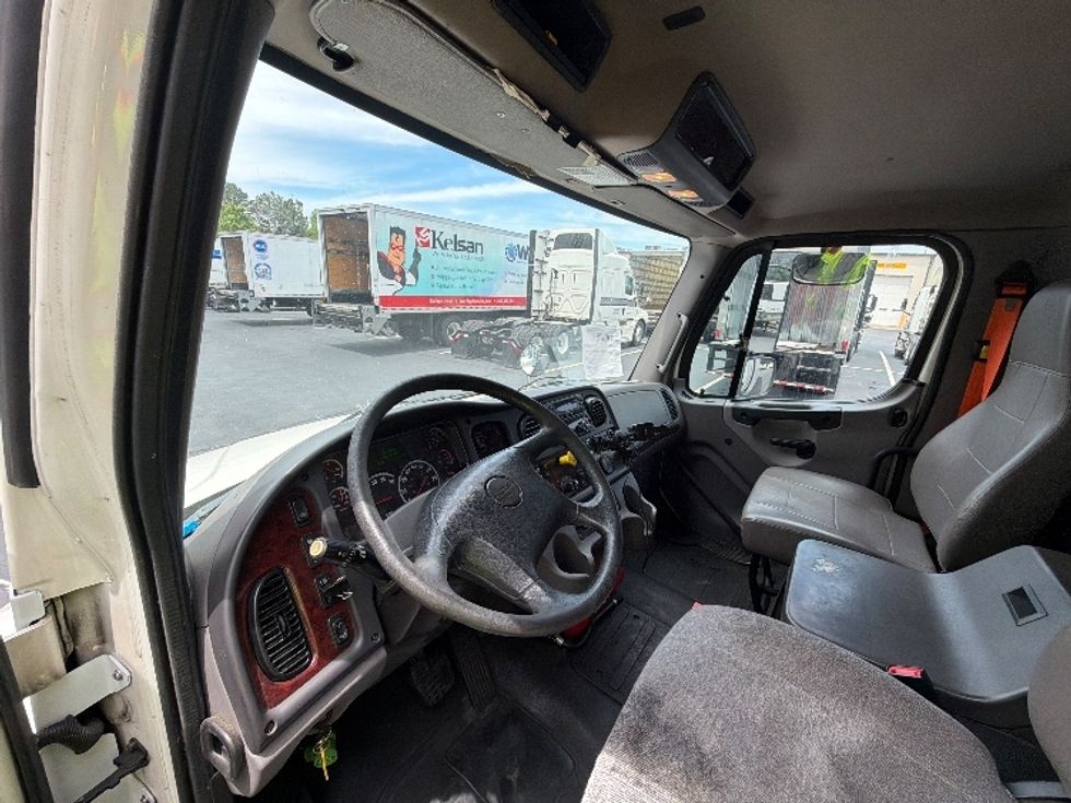 Refrigerated Truck-Light and Medium Duty Trucks-Freightliner-2019-M2-Forest Park-GA-351,823\n\t\tmiles-$ 27,500 - Image 16