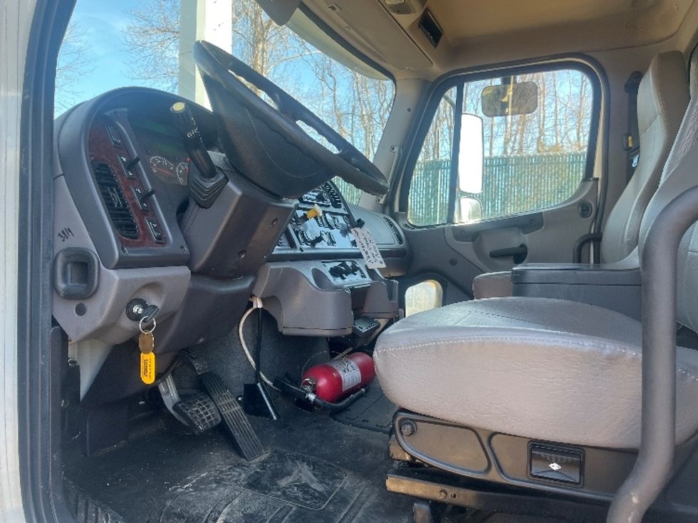 Refrigerated Truck-Light and Medium Duty Trucks-Freightliner-2019-M2-Fredericksburg-VA-259,897\n\t\tmiles-$ 47,750 - Image 16