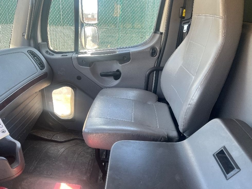 Refrigerated Truck-Light and Medium Duty Trucks-Freightliner-2019-M2-Fredericksburg-VA-259,897\n\t\tmiles-$ 47,750 - Image 19