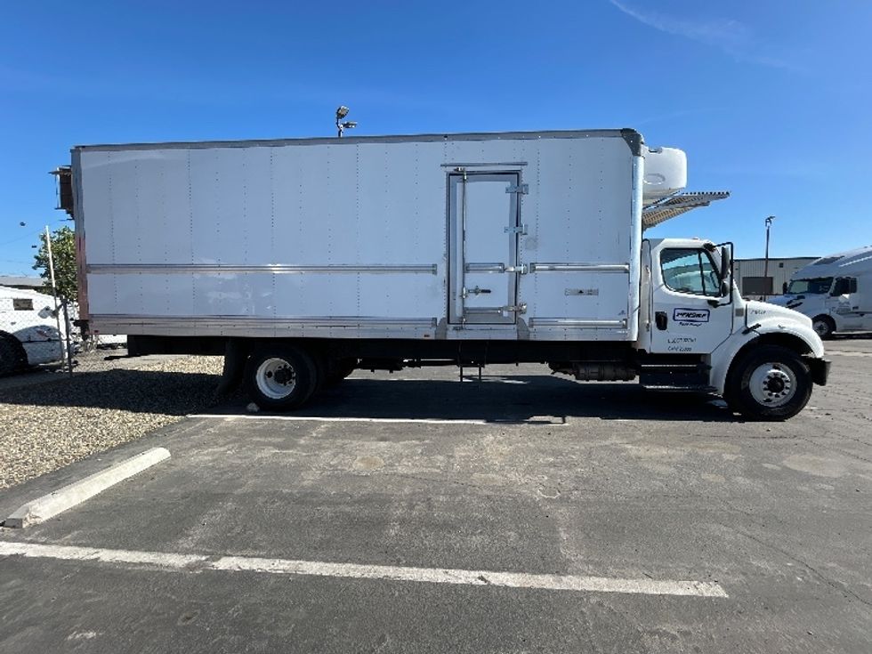 Refrigerated Truck-Light and Medium Duty Trucks-Freightliner-2019-M2-Fresno-CA-152,467\n\t\tmiles-$ 57,750 - Image 15