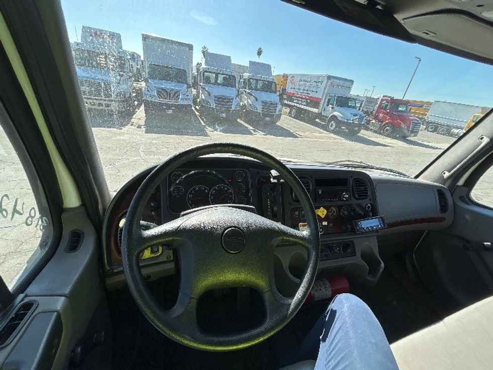 Refrigerated Truck-Light and Medium Duty Trucks-Freightliner-2019-M2-Fresno-CA-152,467\n\t\tmiles-$ 57,750 - Image 17