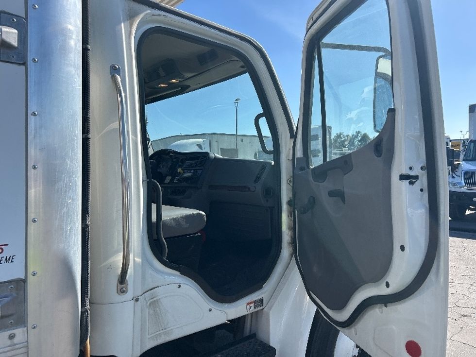 Refrigerated Truck-Light and Medium Duty Trucks-Freightliner-2019-M2-Fresno-CA-152,467\n\t\tmiles-$ 57,750 - Image 20