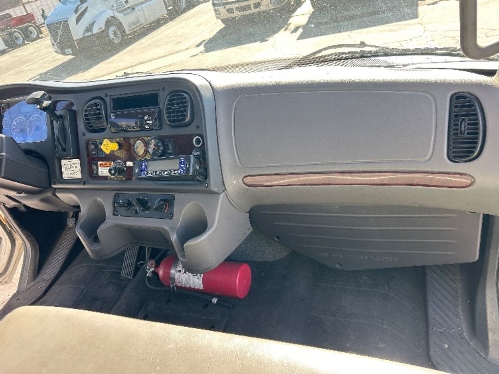 Refrigerated Truck-Light and Medium Duty Trucks-Freightliner-2019-M2-Fresno-CA-152,467\n\t\tmiles-$ 57,750 - Image 21