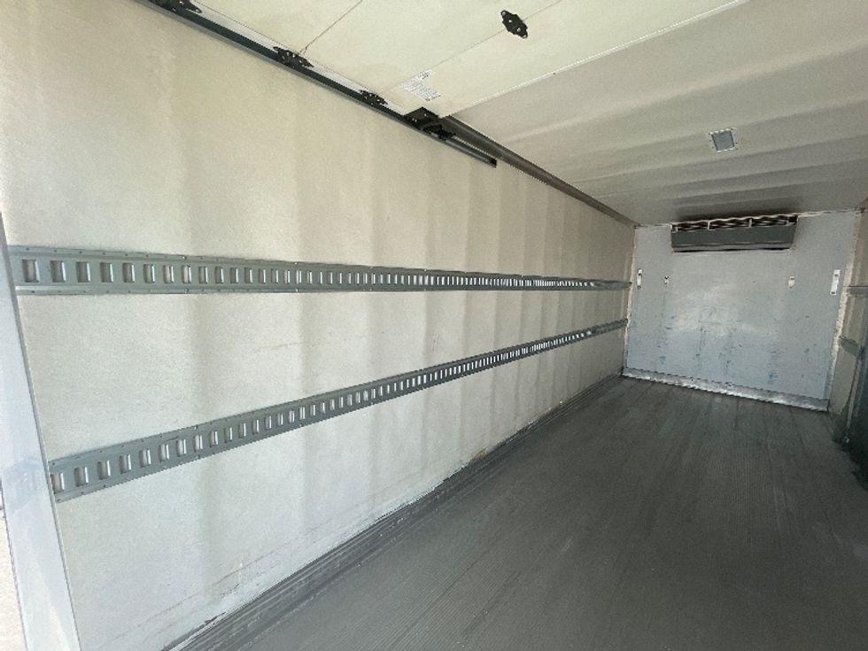Refrigerated Truck-Light and Medium Duty Trucks-Freightliner-2019-M2-Fresno-CA-184,238\n\t\tmiles-$ 61,750 - Image 11