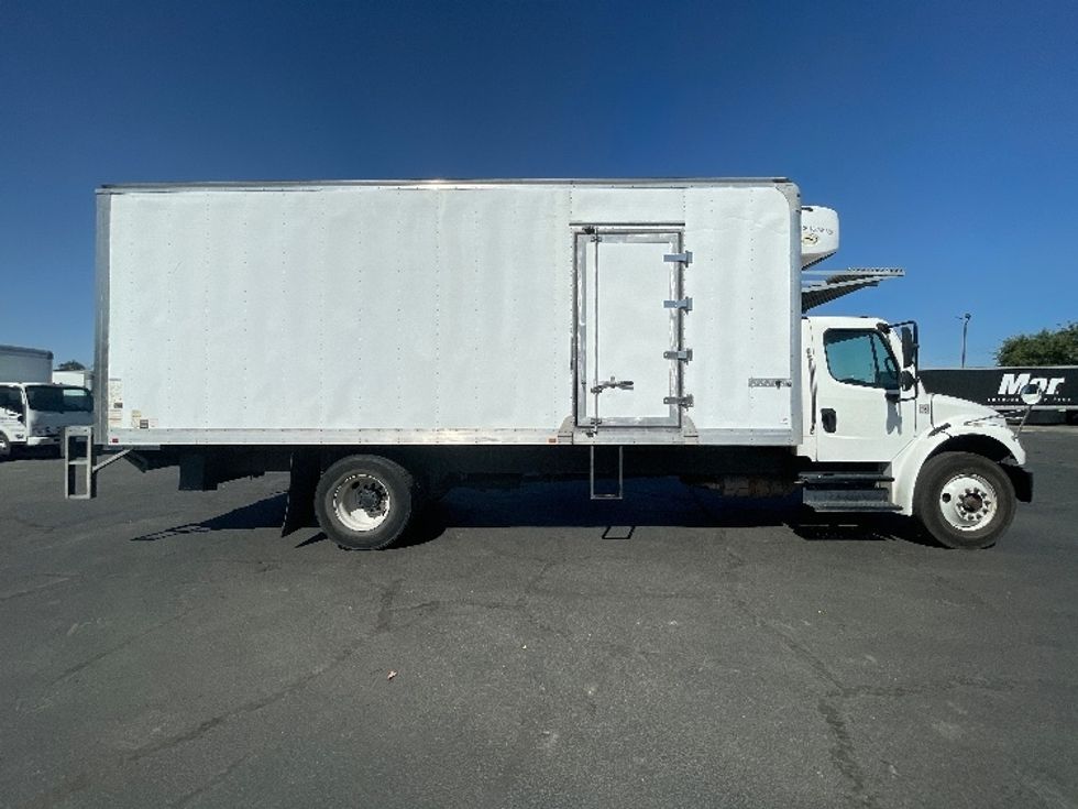 Refrigerated Truck-Light and Medium Duty Trucks-Freightliner-2019-M2-Fresno-CA-184,238\n\t\tmiles-$ 61,750 - Image 15