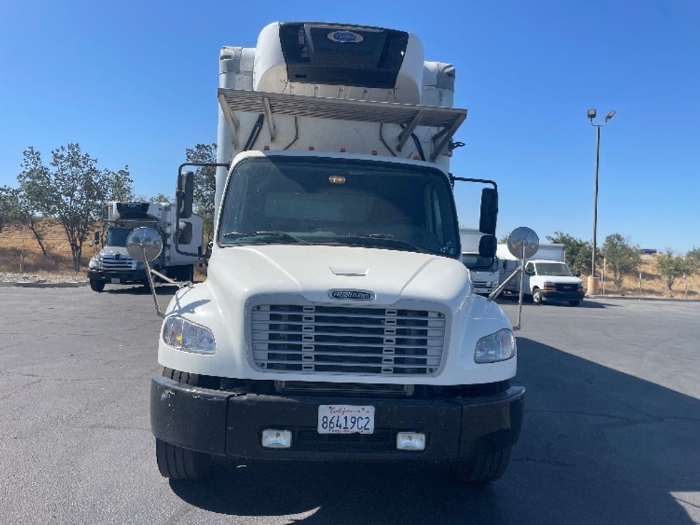 Refrigerated Truck-Light and Medium Duty Trucks-Freightliner-2019-M2-Fresno-CA-184,238\n\t\tmiles-$ 61,750 - Image 2