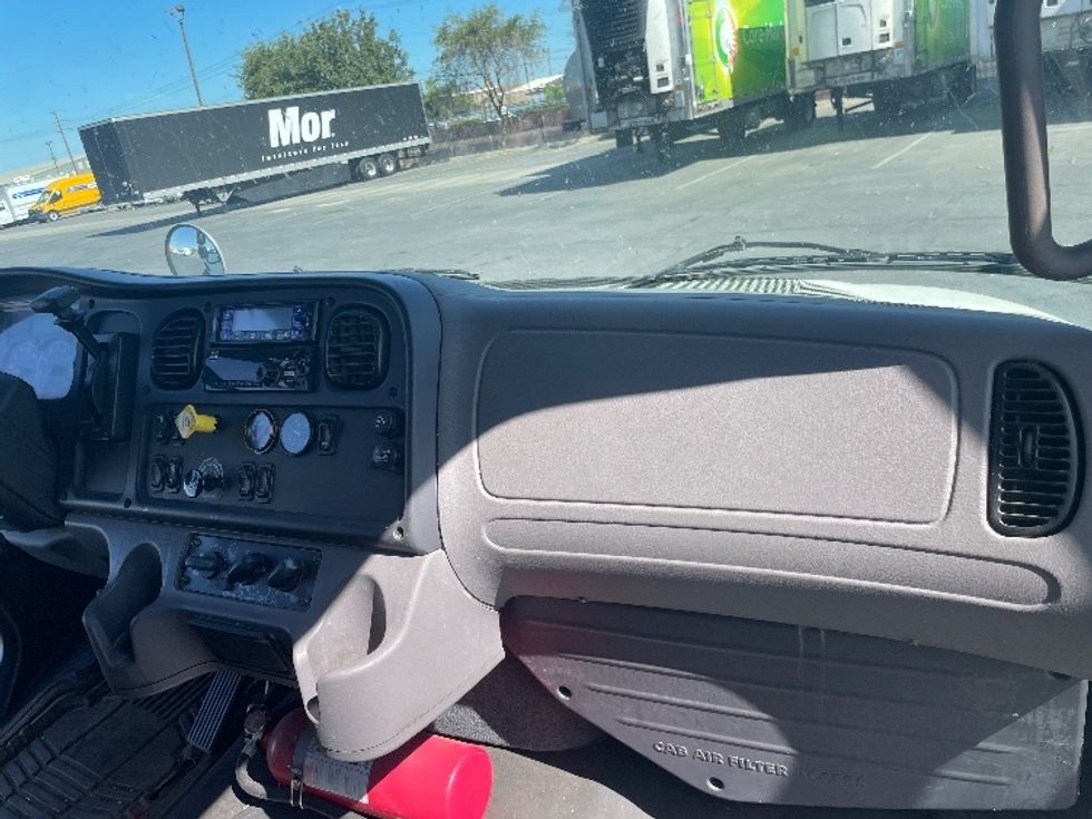 Refrigerated Truck-Light and Medium Duty Trucks-Freightliner-2019-M2-Fresno-CA-184,238\n\t\tmiles-$ 61,750 - Image 21