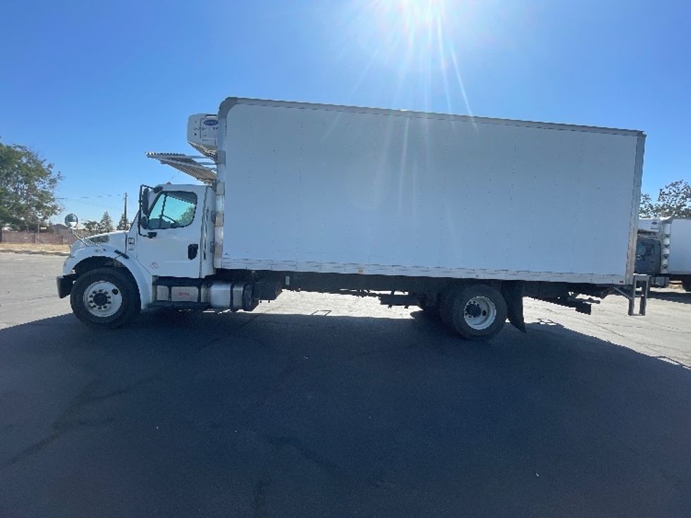 Refrigerated Truck-Light and Medium Duty Trucks-Freightliner-2019-M2-Fresno-CA-184,238\n\t\tmiles-$ 61,750 - Image 4