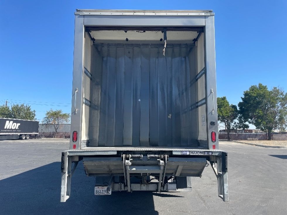 Refrigerated Truck-Light and Medium Duty Trucks-Freightliner-2019-M2-Fresno-CA-184,238\n\t\tmiles-$ 61,750 - Image 8