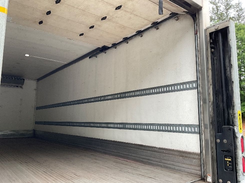 Refrigerated Truck-Light and Medium Duty Trucks-Freightliner-2019-M2-Gainesville-GA-266,999\n\t\tmiles-$ 42,000 - Image 12