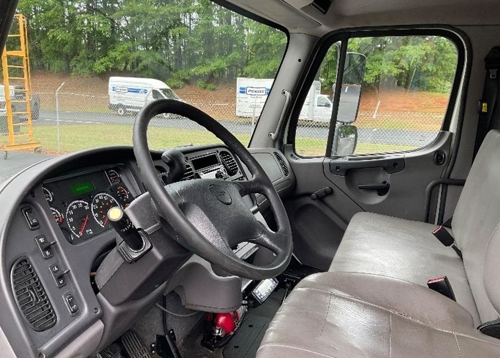 Refrigerated Truck-Light and Medium Duty Trucks-Freightliner-2019-M2-Gainesville-GA-266,999\n\t\tmiles-$ 42,000 - Image 17