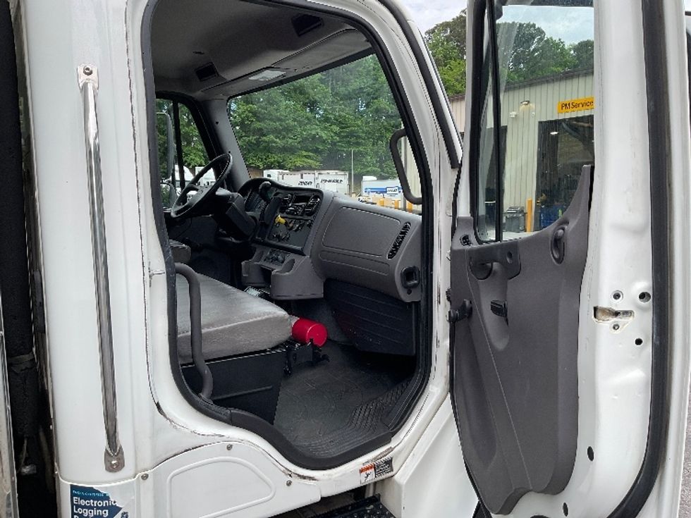 Refrigerated Truck-Light and Medium Duty Trucks-Freightliner-2019-M2-Gainesville-GA-266,999\n\t\tmiles-$ 42,000 - Image 20