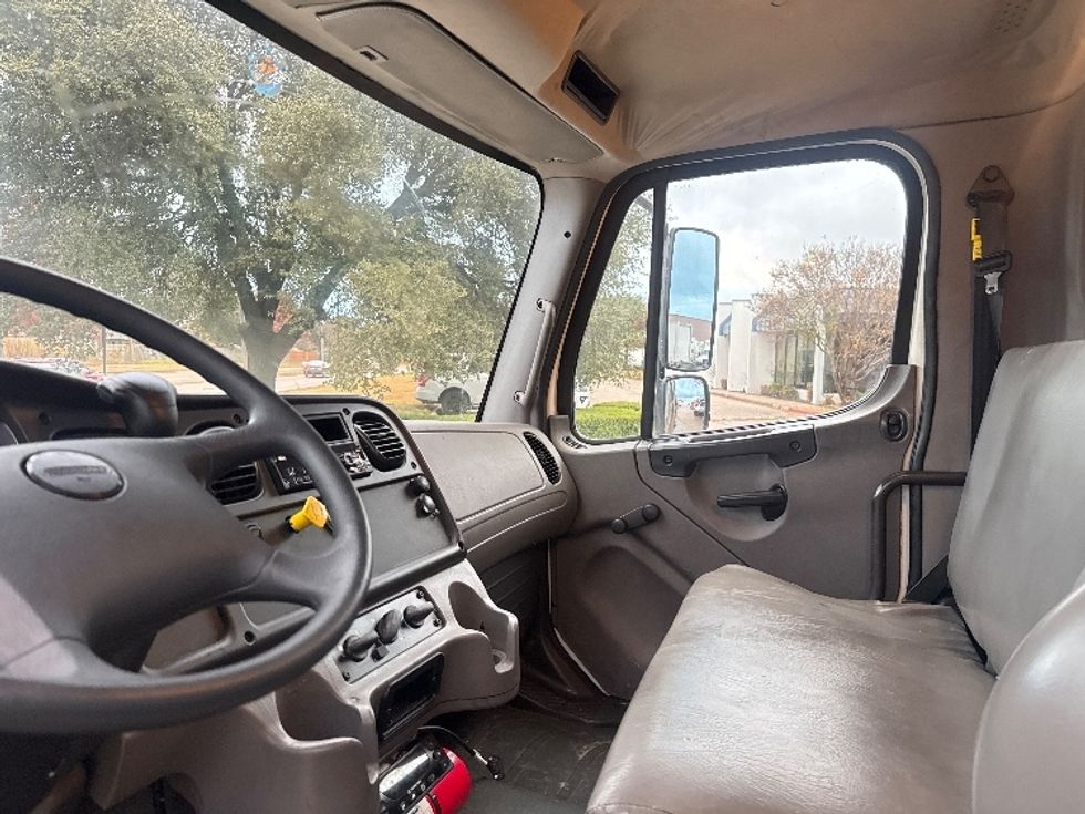 Refrigerated Truck-Light and Medium Duty Trucks-Freightliner-2019-M2-Garland-TX-420,111\n\t\tmiles-$ 20,500 - Image 19