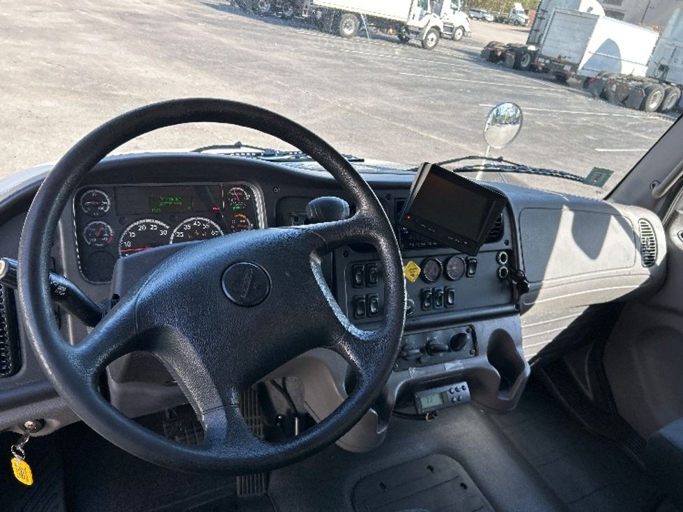 Refrigerated Truck-Light and Medium Duty Trucks-Freightliner-2019-M2-Garner-NC-287,923\n\t\tmiles-$ 25,500 - Image 18