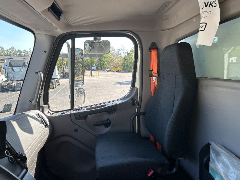 Refrigerated Truck-Light and Medium Duty Trucks-Freightliner-2019-M2-Garner-NC-287,923\n\t\tmiles-$ 25,500 - Image 19