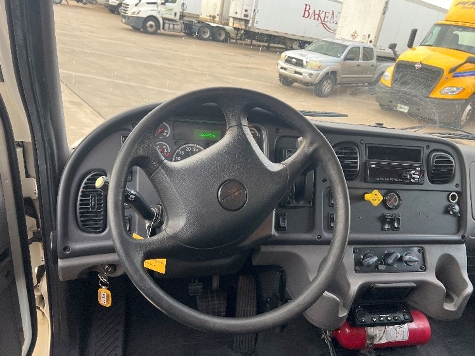 Refrigerated Truck-Light and Medium Duty Trucks-Freightliner-2019-M2-Grand Prairie-TX-262,485\n\t\tmiles-$ 33,500 - Image 17
