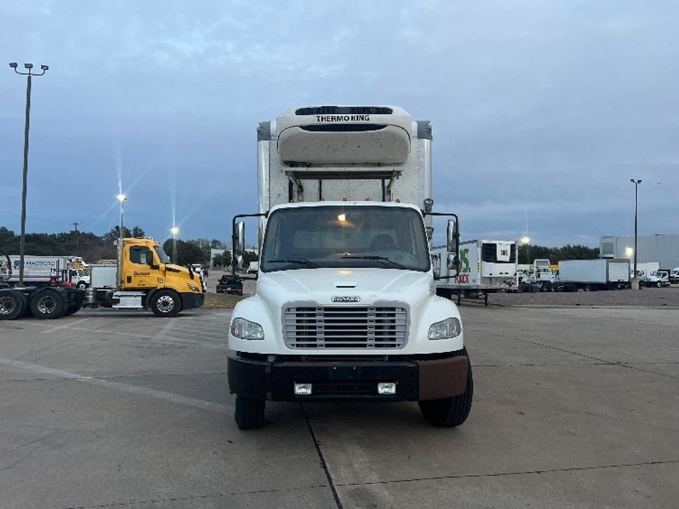 Refrigerated Truck-Light and Medium Duty Trucks-Freightliner-2019-M2-Grand Prairie-TX-262,485\n\t\tmiles-$ 33,500 - Image 2