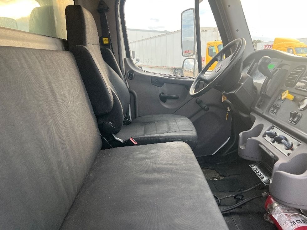 Refrigerated Truck-Light and Medium Duty Trucks-Freightliner-2019-M2-Grand Prairie-TX-262,485\n\t\tmiles-$ 33,500 - Image 22