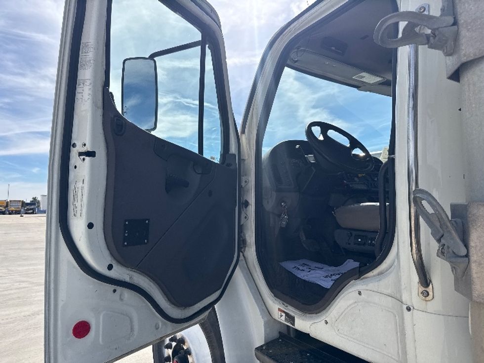 Refrigerated Truck-Light and Medium Duty Trucks-Freightliner-2019-M2-Greeley-CO-257,248\n\t\tmiles-$ 48,750 - Image 16