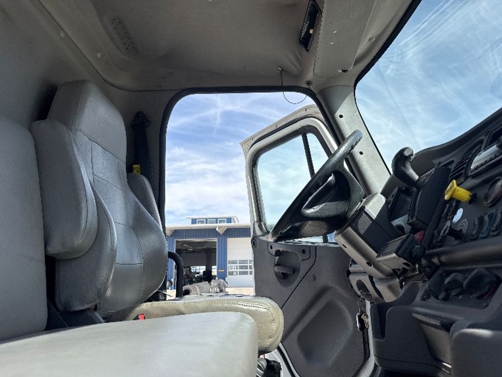 Refrigerated Truck-Light and Medium Duty Trucks-Freightliner-2019-M2-Greeley-CO-257,248\n\t\tmiles-$ 48,750 - Image 22