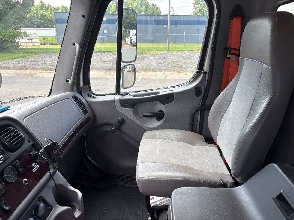 Refrigerated Truck-Light and Medium Duty Trucks-Freightliner-2019-M2-Greensboro-NC-243,874\n\t\tmiles-$ 42,750 - Image 19
