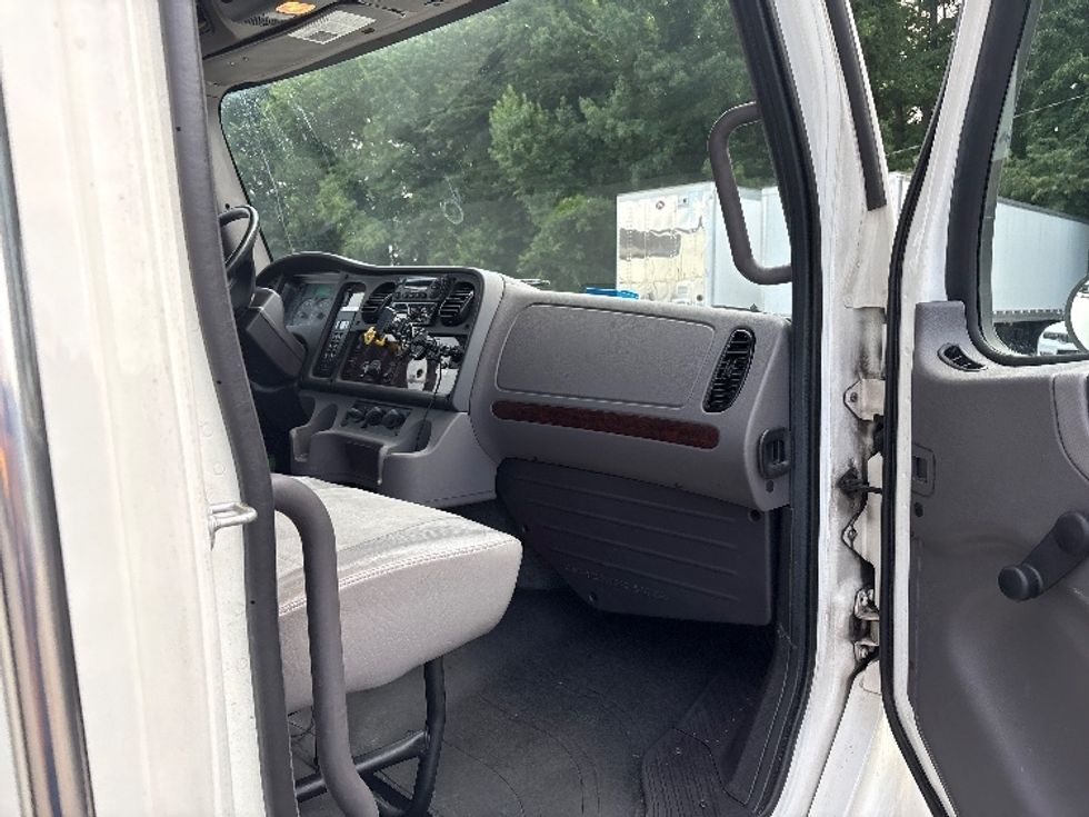 Refrigerated Truck-Light and Medium Duty Trucks-Freightliner-2019-M2-Greensboro-NC-243,874\n\t\tmiles-$ 42,750 - Image 20