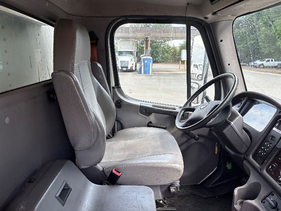 Refrigerated Truck-Light and Medium Duty Trucks-Freightliner-2019-M2-Greensboro-NC-243,874\n\t\tmiles-$ 42,750 - Image 22