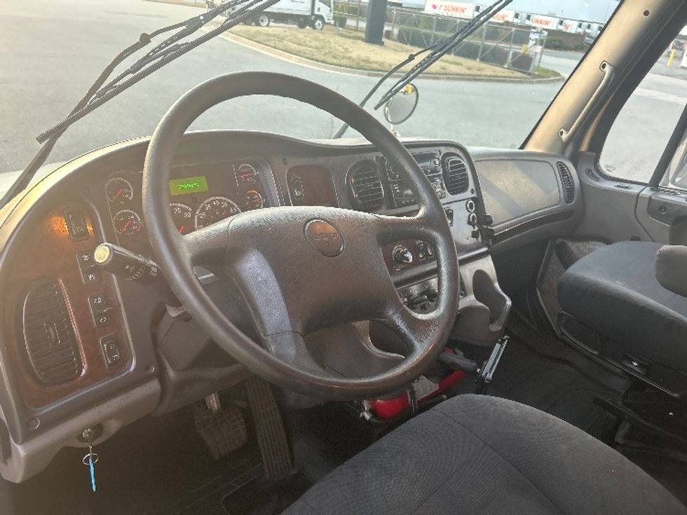 Refrigerated Truck-Light and Medium Duty Trucks-Freightliner-2019-M2-Greensboro-NC-324,965\n\t\tmiles-$ 20,750 - Image 17