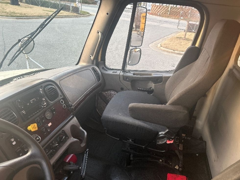 Refrigerated Truck-Light and Medium Duty Trucks-Freightliner-2019-M2-Greensboro-NC-324,965\n\t\tmiles-$ 20,750 - Image 19