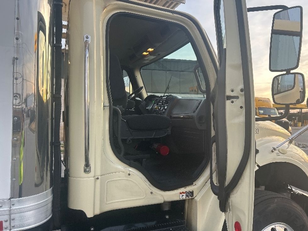 Refrigerated Truck-Light and Medium Duty Trucks-Freightliner-2019-M2-Greensboro-NC-324,965\n\t\tmiles-$ 20,750 - Image 20