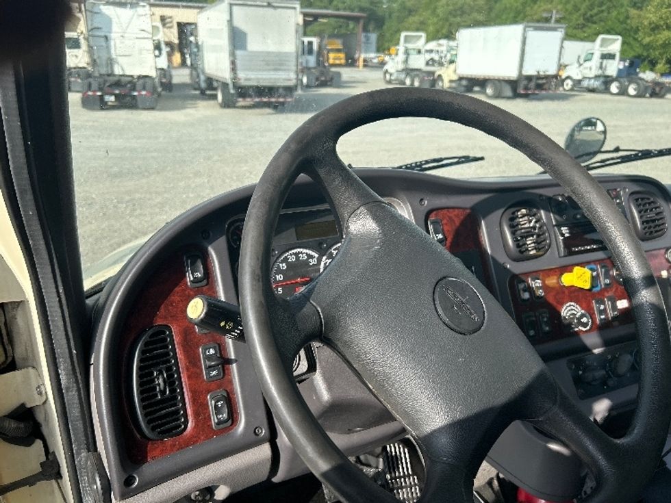 Refrigerated Truck-Light and Medium Duty Trucks-Freightliner-2019-M2-Greenville-SC-201,682\n\t\tmiles-$ 42,750 - Image 16